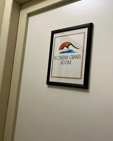 Lägenhet Gole Alcantara Graniti